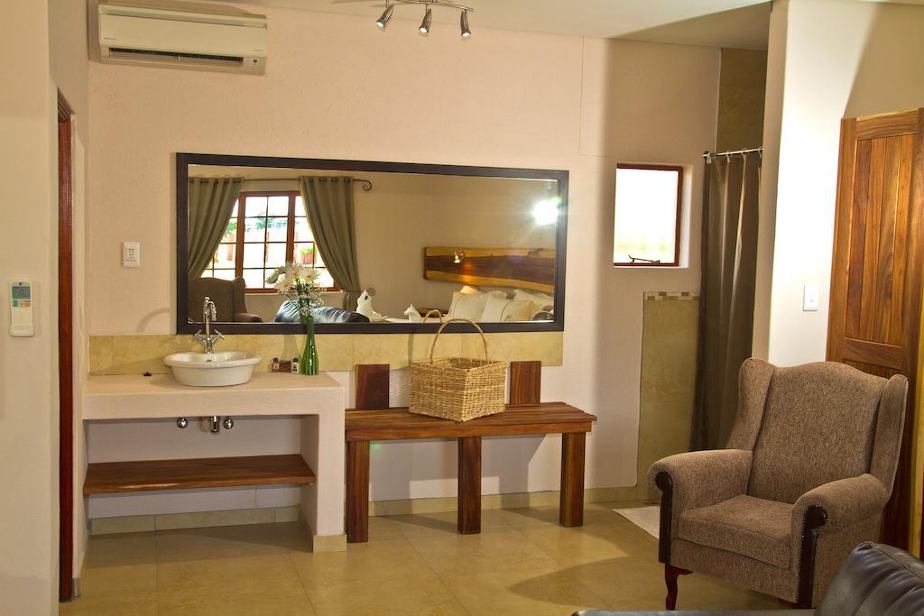 Cest Si Bon Hotel Otjiwarongo Εξωτερικό φωτογραφία