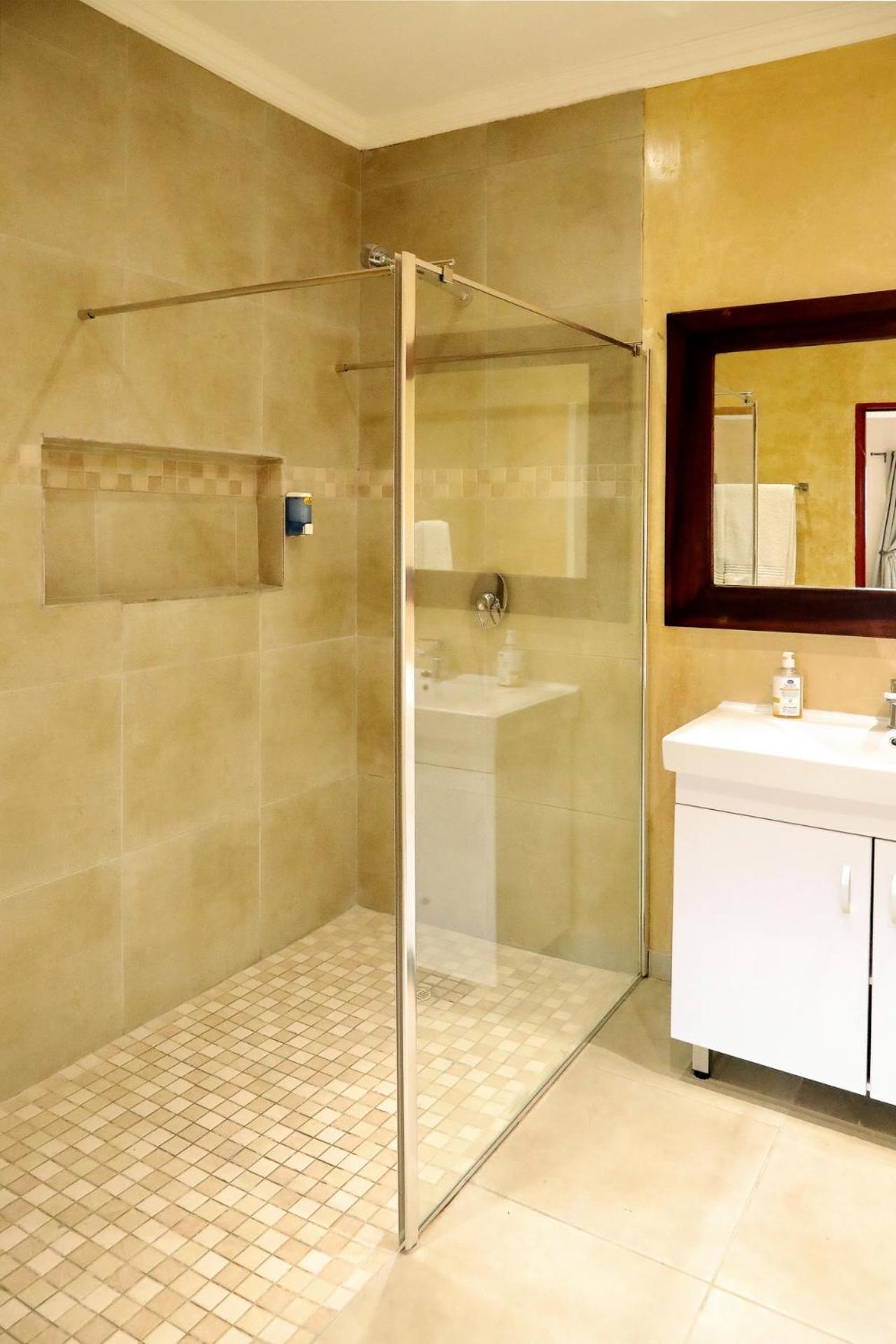 Cest Si Bon Hotel Otjiwarongo Εξωτερικό φωτογραφία