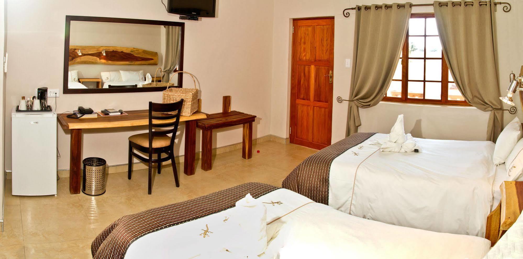 Cest Si Bon Hotel Otjiwarongo Εξωτερικό φωτογραφία