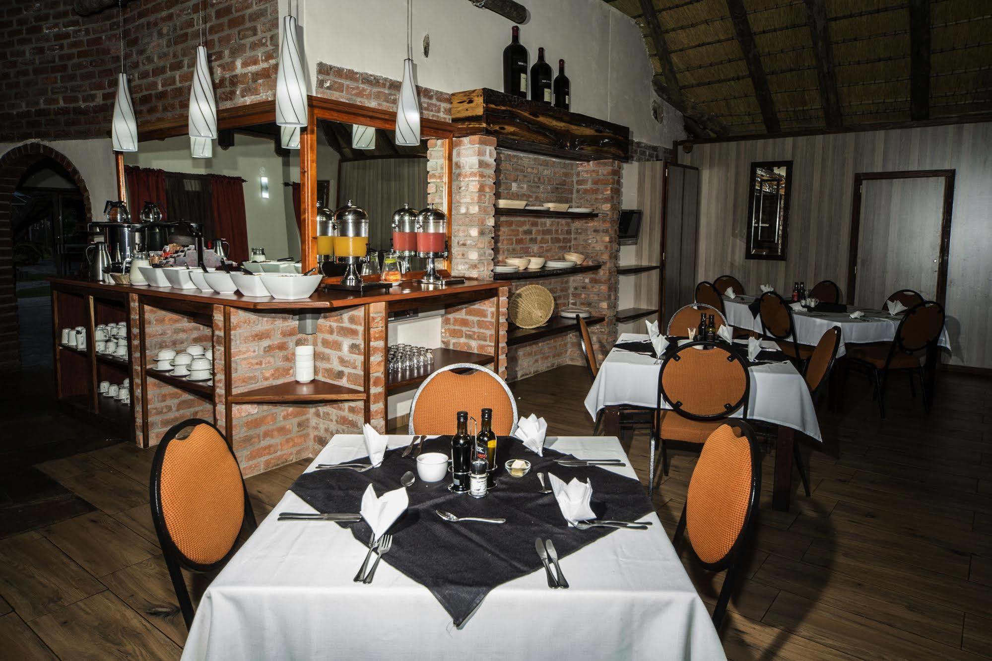 Cest Si Bon Hotel Otjiwarongo Εξωτερικό φωτογραφία