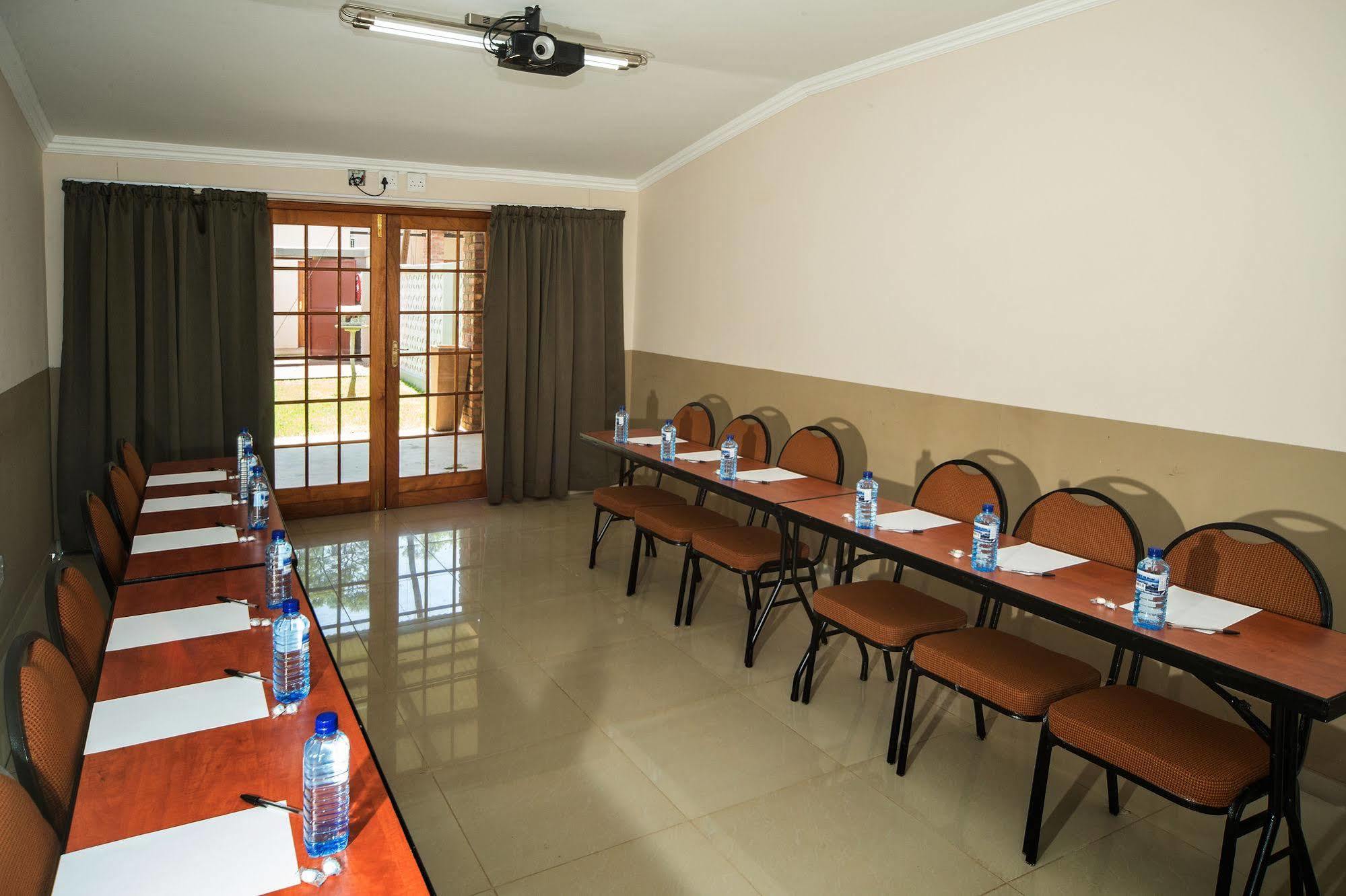 Cest Si Bon Hotel Otjiwarongo Εξωτερικό φωτογραφία