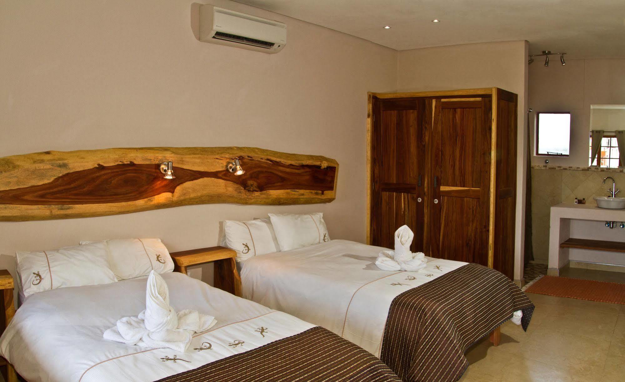 Cest Si Bon Hotel Otjiwarongo Εξωτερικό φωτογραφία