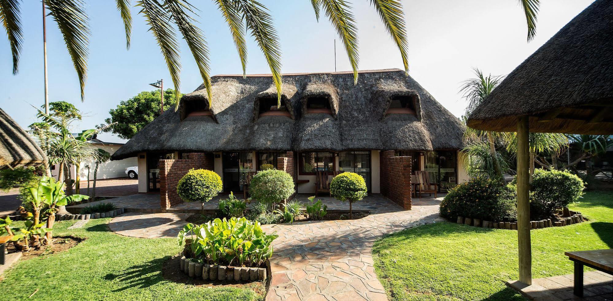 Cest Si Bon Hotel Otjiwarongo Εξωτερικό φωτογραφία